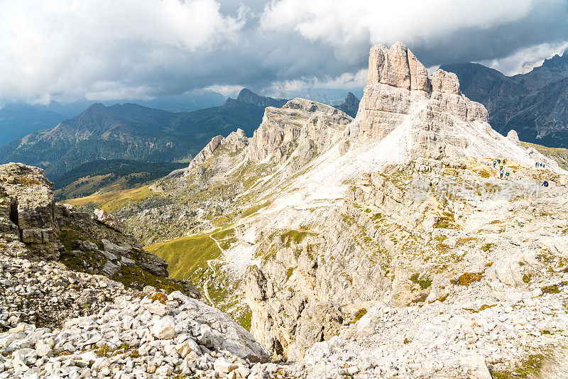 意大利Dolomites的Averau-Nuvolau集团的Sass di Stria峰